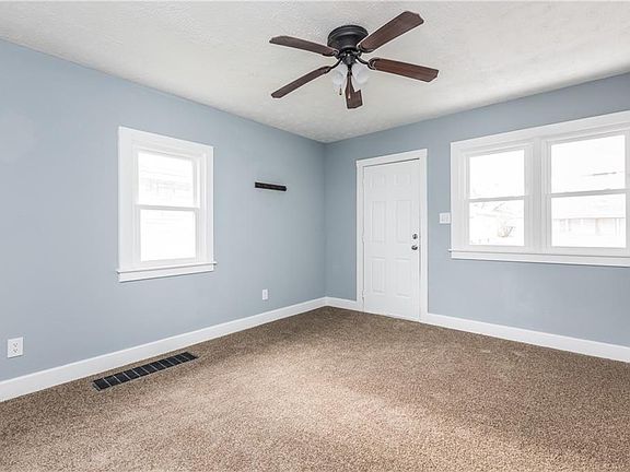 3rd image of 4255 Winthrop Ave