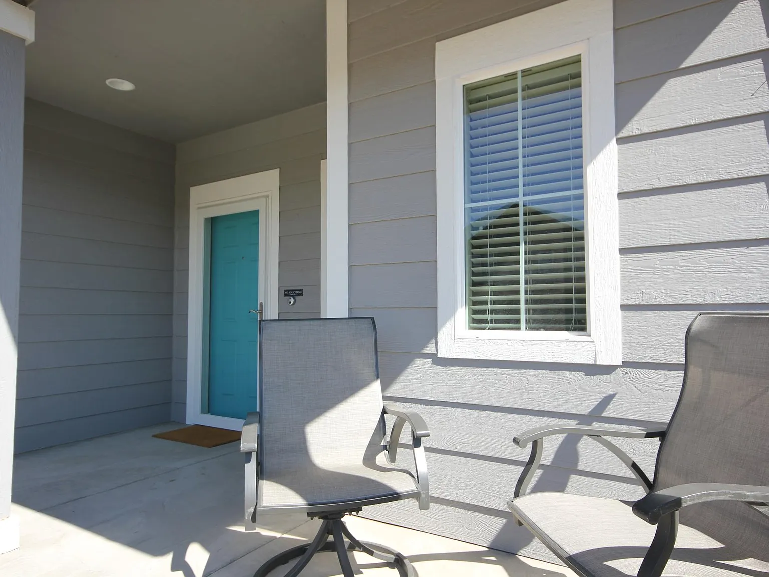 3 bed, 2387 sqft, $2,495 — Photo 3