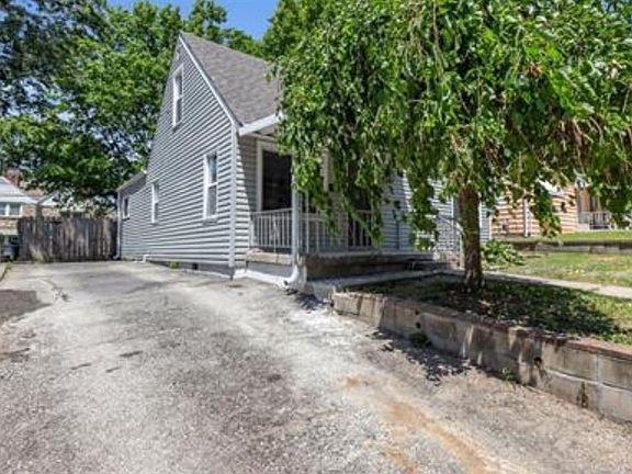 2nd image of 430 N Chelsea Ave