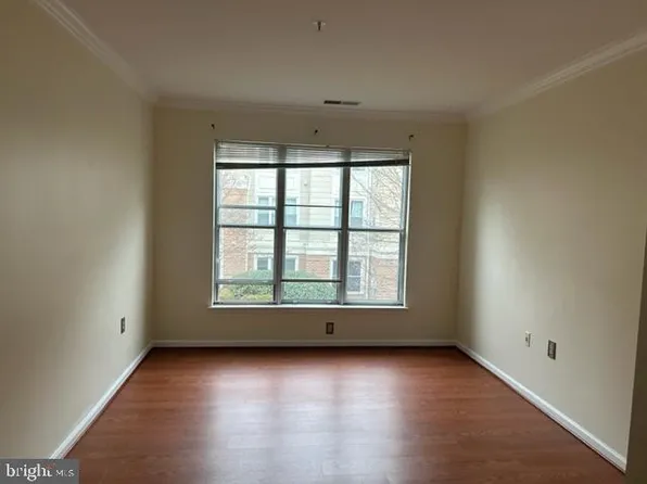 12919 Alton Sq, Herndon, VA