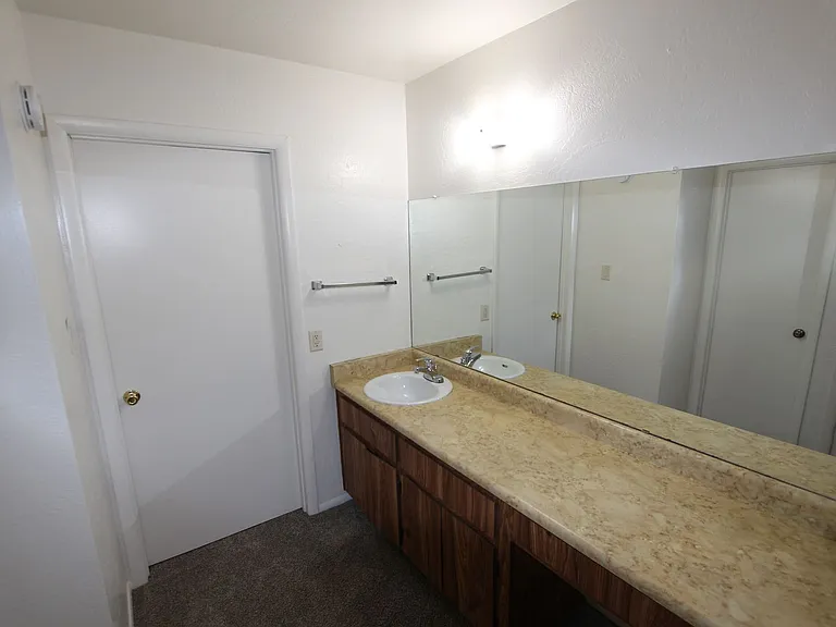 3818 S Walapai Dr — Photo 10