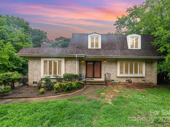 9139 Robert Frost Ln, Charlotte, NC 28213
