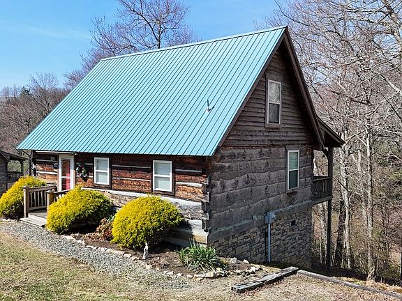 2nd image of 5 Mountain Village Ln
