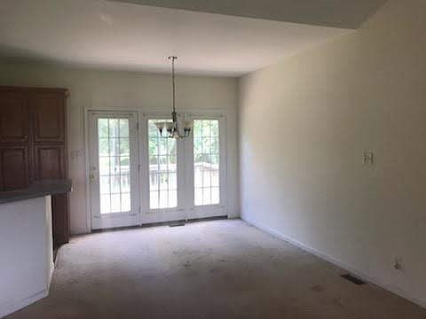 4th image of 21040 Jackson Ln