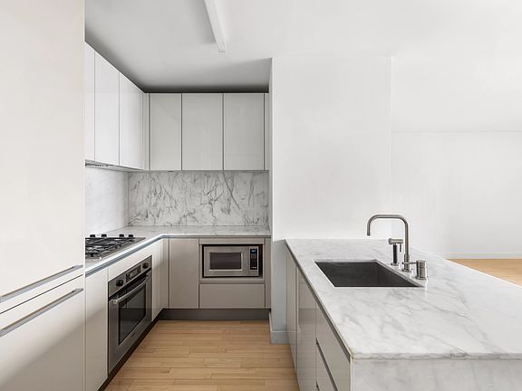 4th image of 322 W 57th St APT 53Q