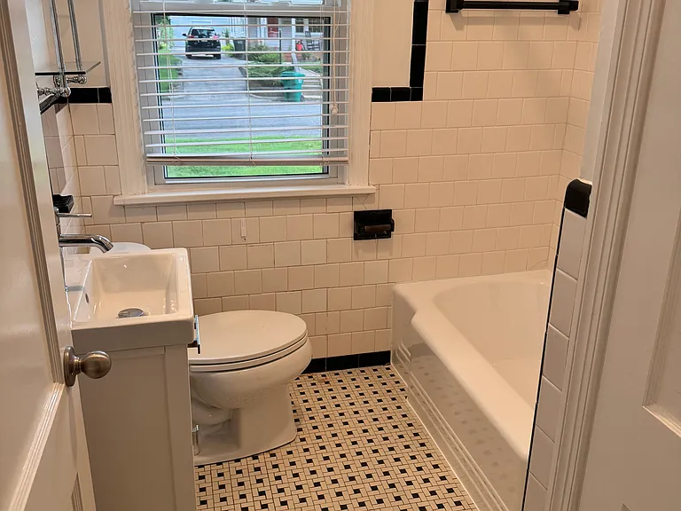 7302 Kenneth Dr — Photo 11