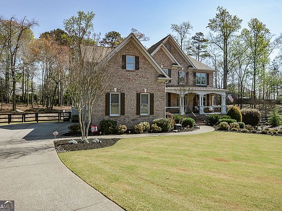 3rd image of 1055 Coleridge Way