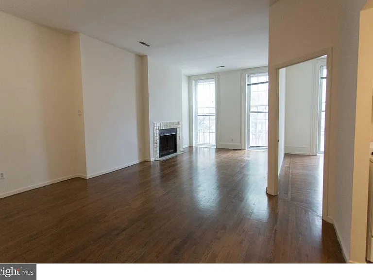 526 Spruce St #3R — Photo 8