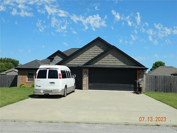 4th image of 804 Sedgwick Dr