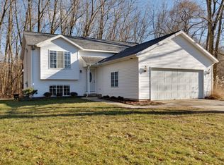 938 Kusterer Dr NW, Grand Rapids, MI 49534