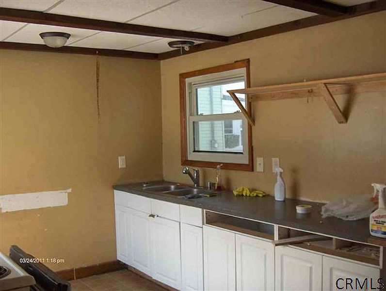 5th image of 11-13 MONTCALM Avenue