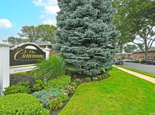 22 Edmunton Dr APT A8, North Babylon, NY 11703