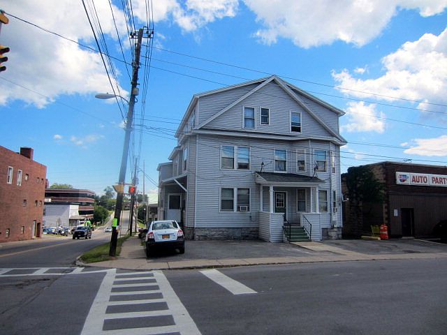 2nd image of 11 Broad St