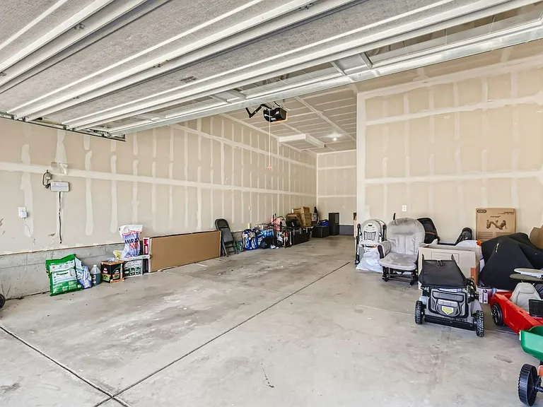 14832 Munich Ave — Photo 34
