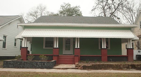1st image of 643 Crawford Ave #House