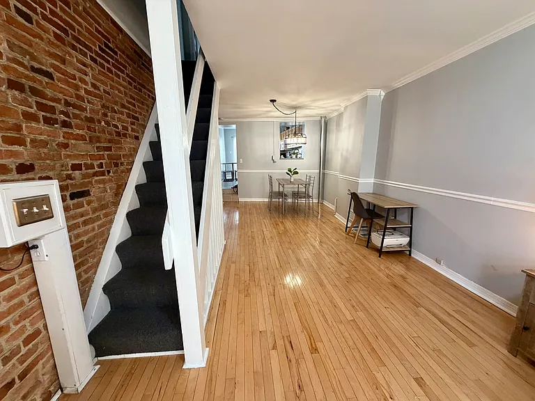 1710 Marshall St — Photo 8