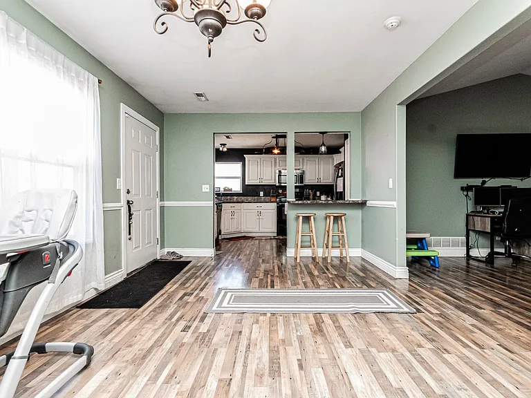 1531 N Clay St — Photo 7