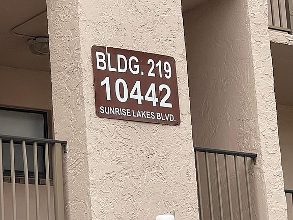 4th image of 10442 Sunrise Lakes Boulevard #104
