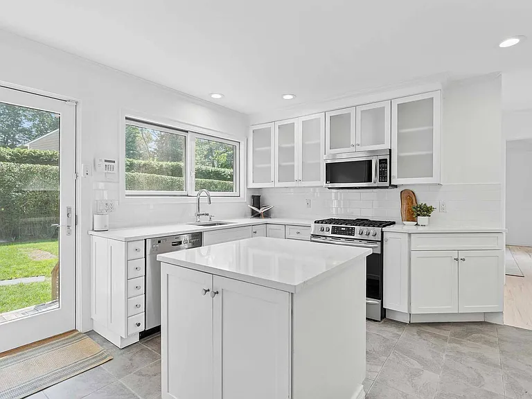 138 Sea Farm Ln — Photo 11