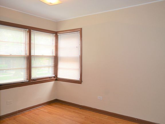 5th image of 4340 N Francisco Ave