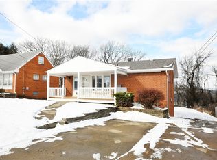 165 Woodridge Dr, Carnegie, PA 15106