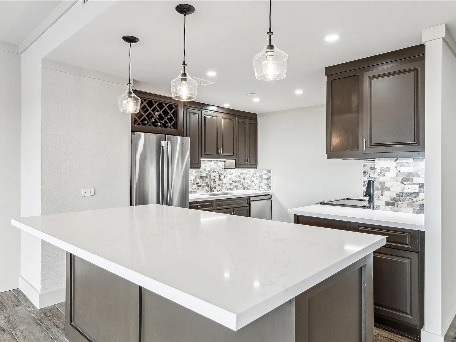 2 bed, 2.0 bath, 1550 sqft, $4,000 — Photo 1