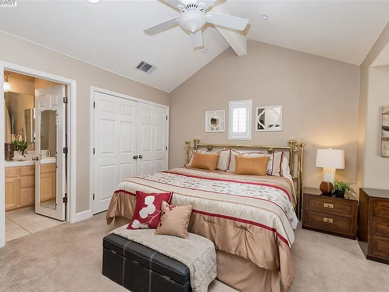 3004 Lusitana Dr — Photo 2