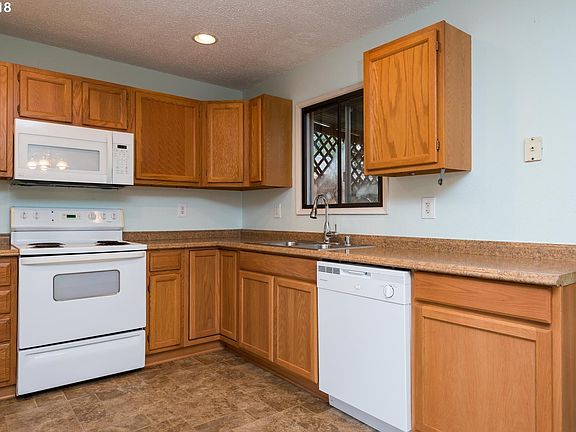 3rd image of 8004 NE 101st Ave