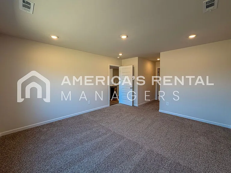 9945 Sequoyah Cove Dr SE — Photo 35
