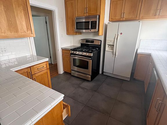5th image of 419 N Orange Grove Ave #1/2