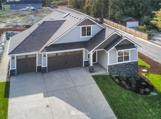 902 Nine Birch St, Steilacoom, WA 98388