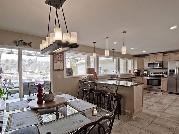 4th image of 327 Lakeland Dr