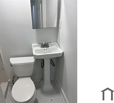4 bed, 2100 sqft, $5,200 — Photo 3