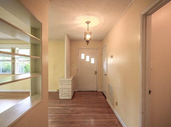4th image of 1500 Leconte Dr