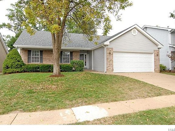 3rd image of 905 Oakwood Farms Ln