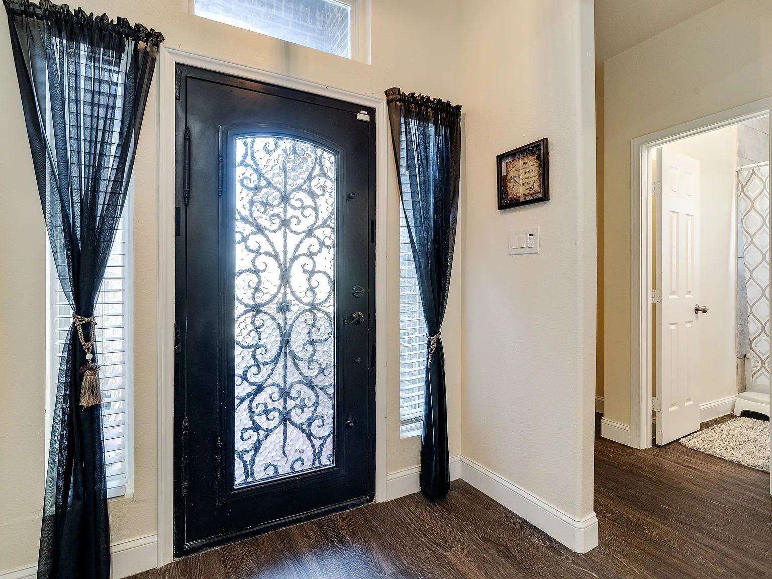 3 bed, 1650 sqft, $2,080 — Photo 2