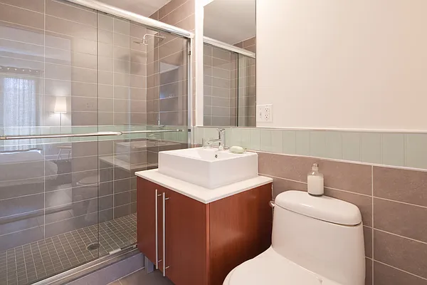 Sold by aptsandlofts.com | media 11