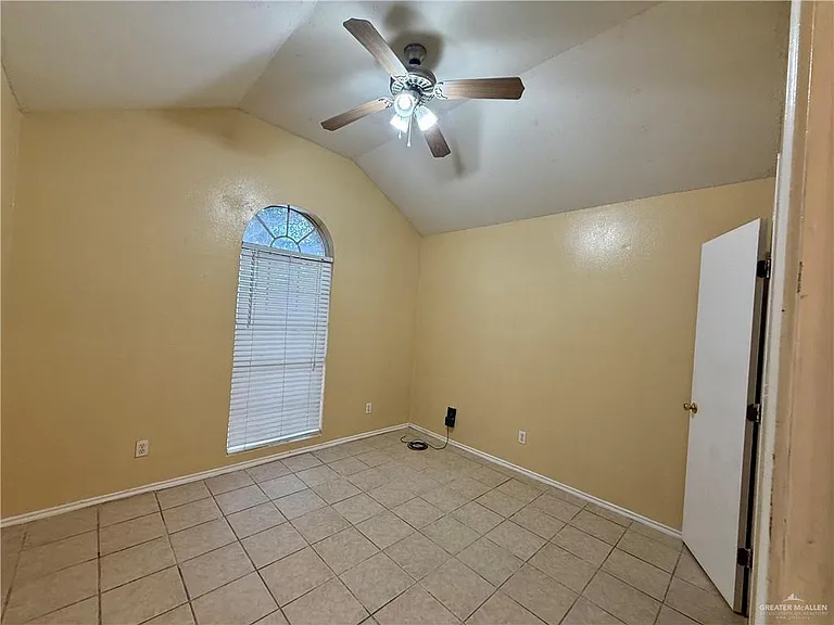 6901 S Verano St — Photo 5