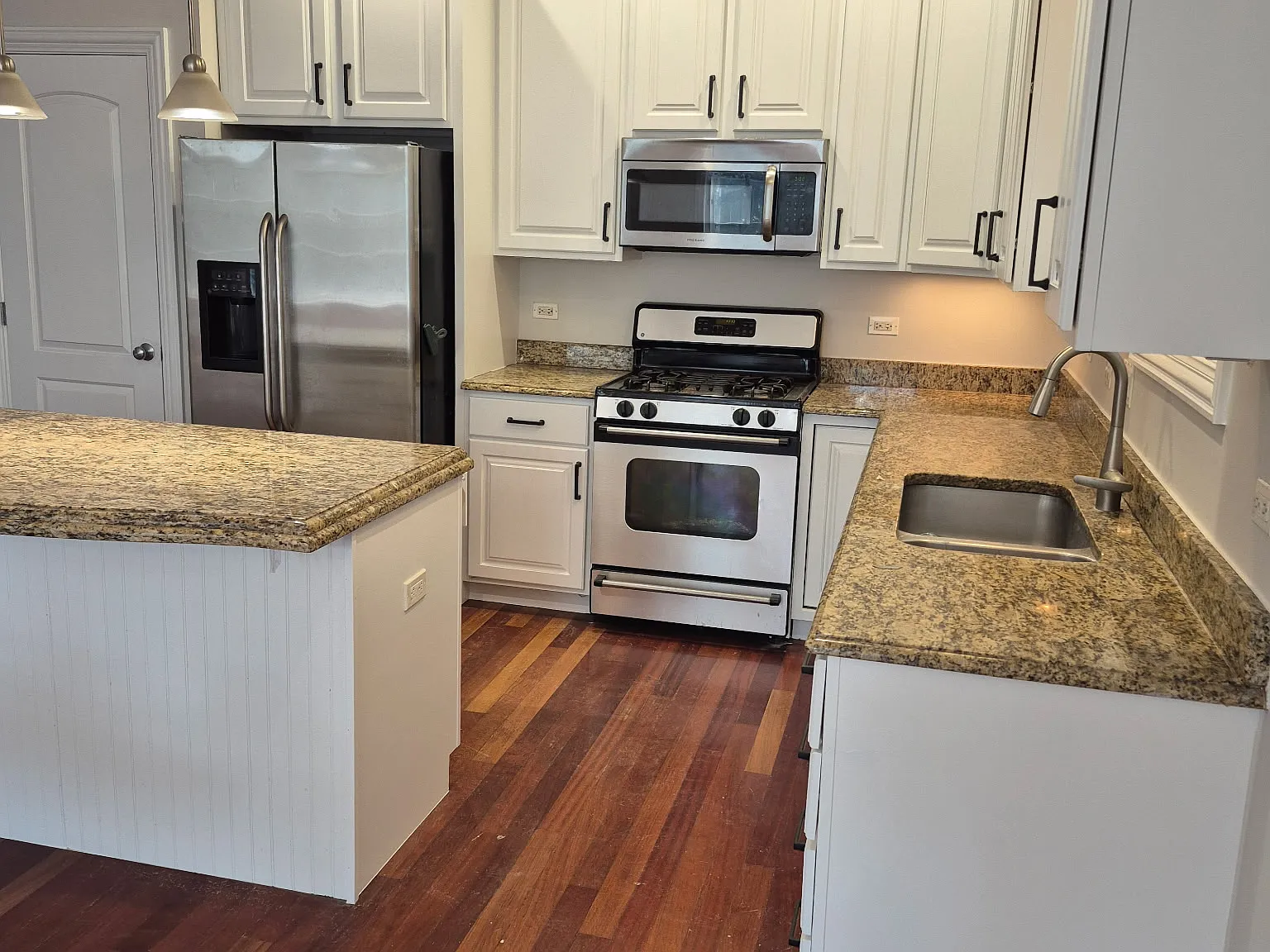 3 bed, 1800 sqft, $3,400 — Photo 2
