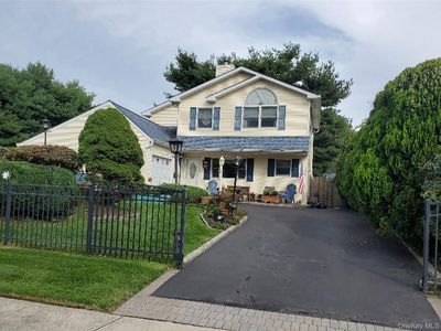 176 Avondale Drive, Centereach, NY, 11720