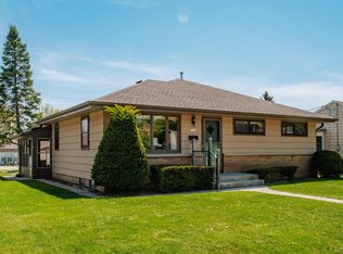 5525 W Leroy Ave, Milwaukee, WI 53220
