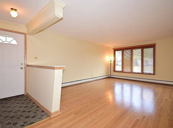 3rd image of 8717 S McVicker Ave