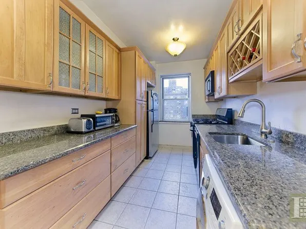 530 Grand Street image 1 of 8