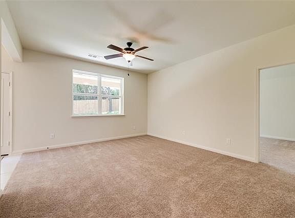 3rd image of 2521 Summer Trail Dr