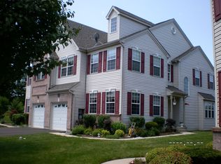 213 Raintree Xing, Hatfield, PA 19440