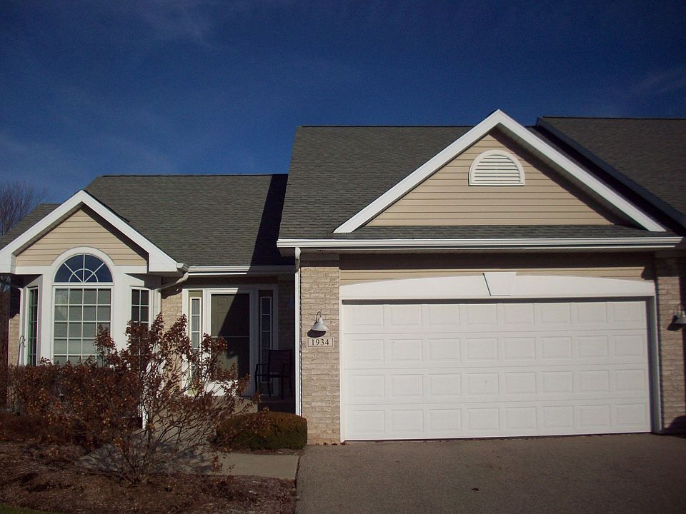 1st image of 1934 Dunlin Ct NE