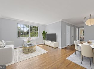 2055 N Woodstock St APT 201, Arlington, VA 22207