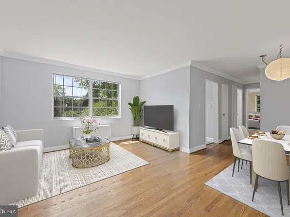2055 N Woodstock St APT 201, Arlington, VA 22207