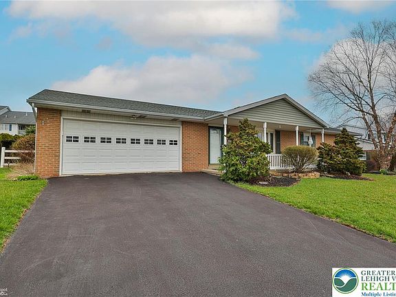 2nd image of 3025 Oakland Dr