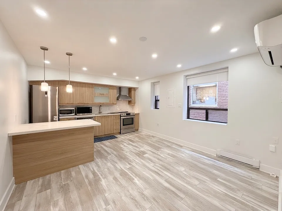 240 Durie St #U205